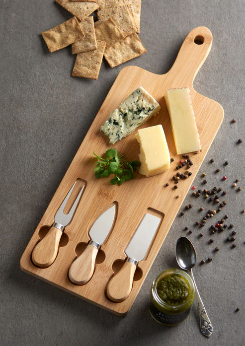 Ostaskeribretti við 3 ostaknívum