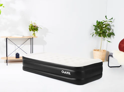 Luftmadrass einkult við innbygdari pumpu